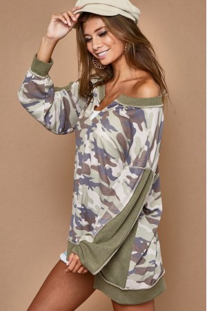 CAMO PRINT THERMAL KNIT WITH SOLID COLOR BLOCK